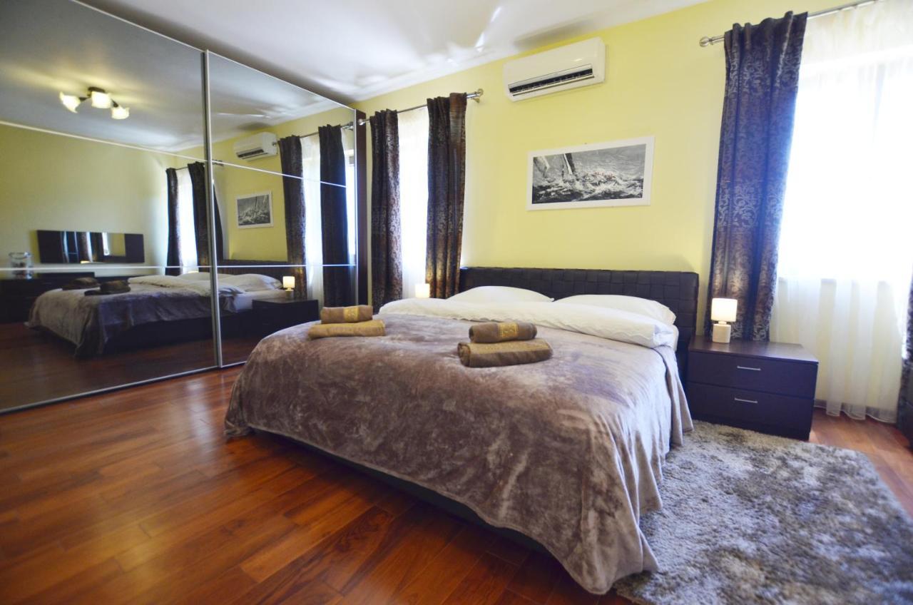 Apartment Delux Ровин Екстериор снимка