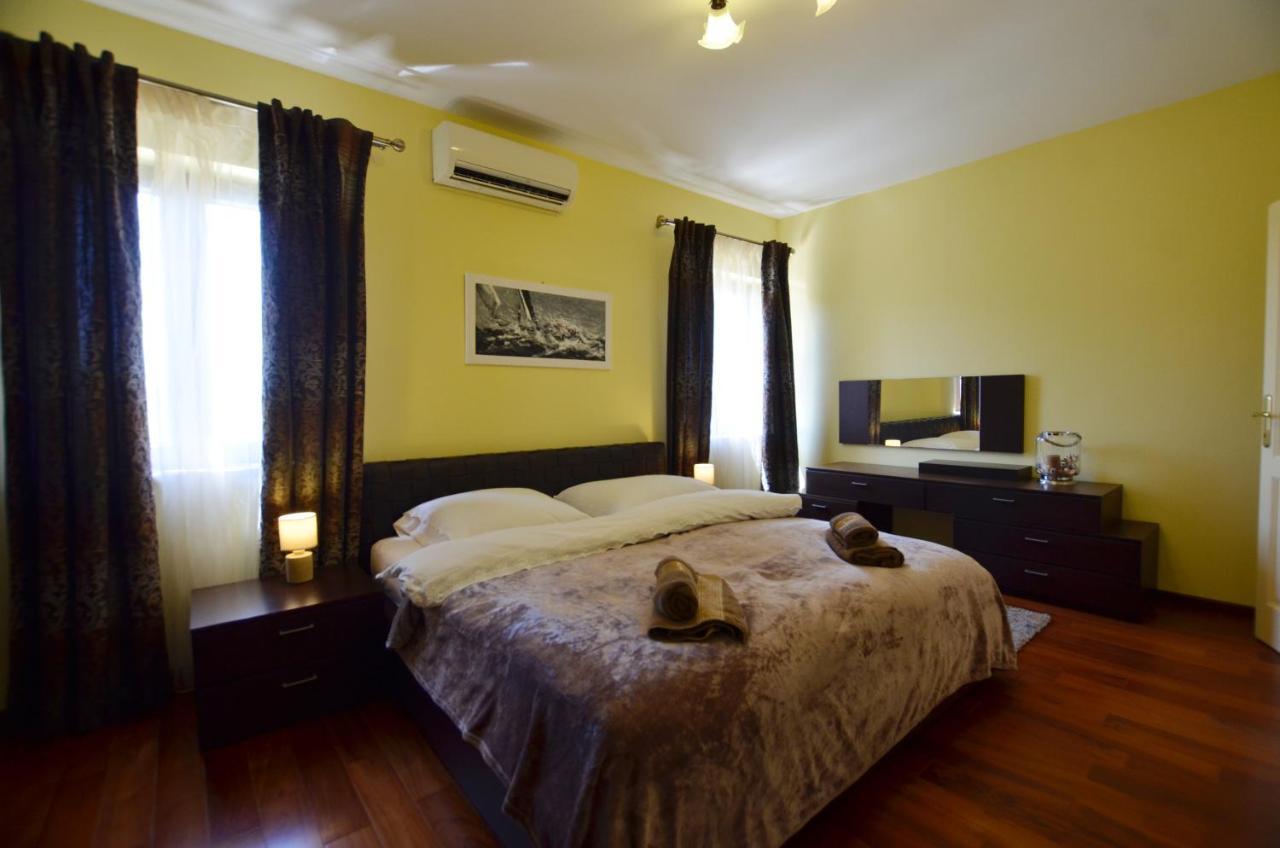 Apartment Delux Ровин Екстериор снимка
